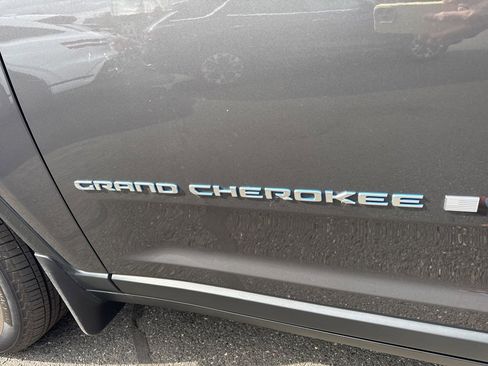 Used 2025 Jeep Grand Cherokee Limited 4xe w/ MOPAR Finishing Package image 13