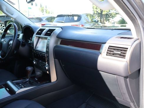 Used 2019 Lexus GX 460 Premium AWD/4WD image 9