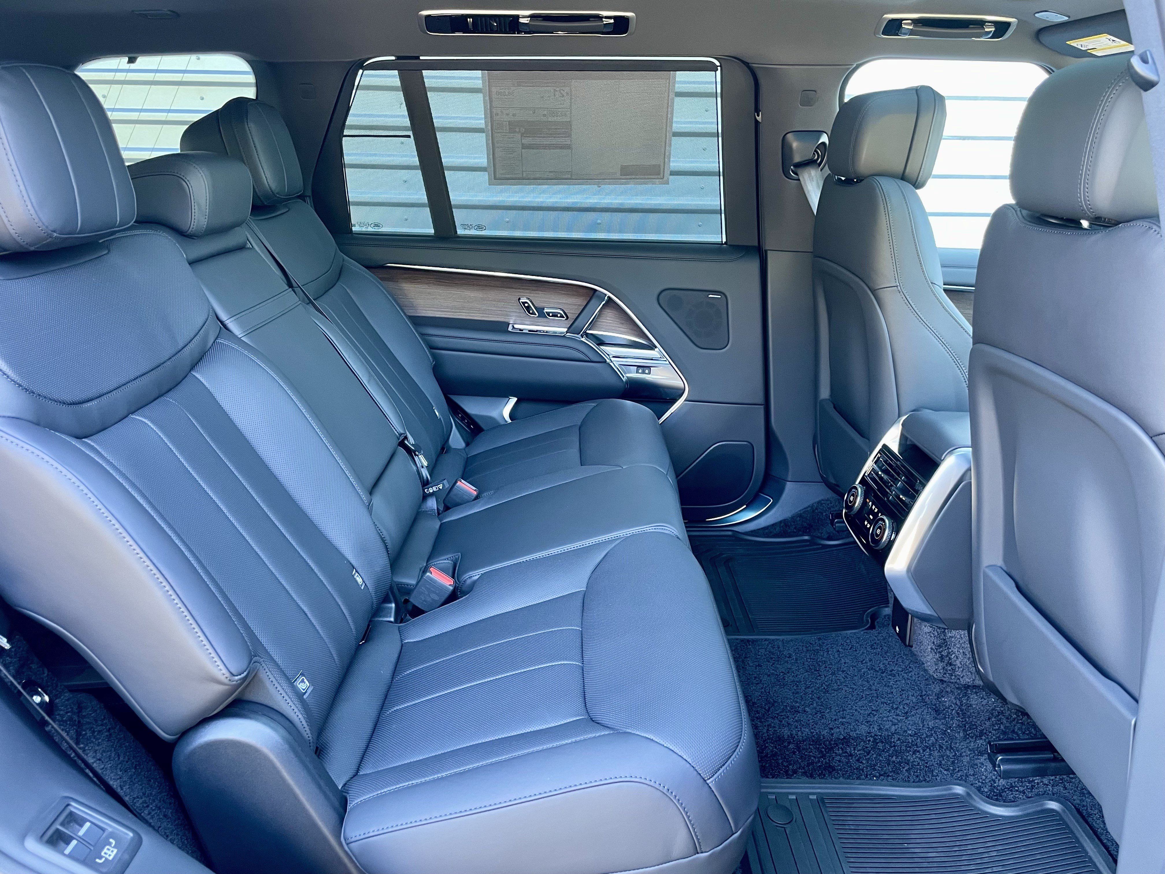 New 2027 Land Rover Range Rover Long Wheelbase SE AWD/4WD image 31