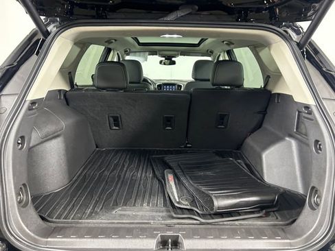 Used 2023 GMC Terrain Denali w/ Black Diamond Edition image 27