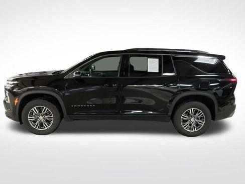 Certified 2026 Chevrolet Traverse LT image 2