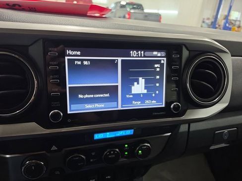 Used 2021 Toyota Tacoma SR5 w/ Trail Edition AWD/4WD image 13