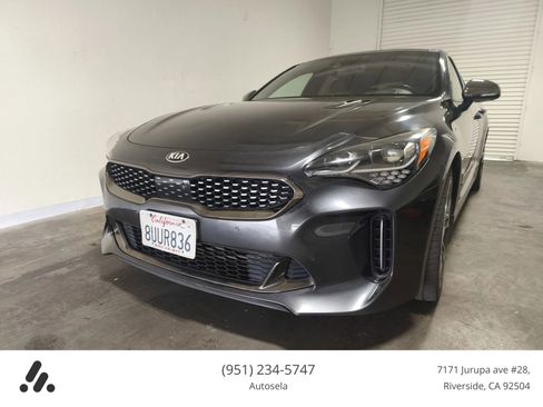 Used 2021 Kia Stinger GT2 image 2