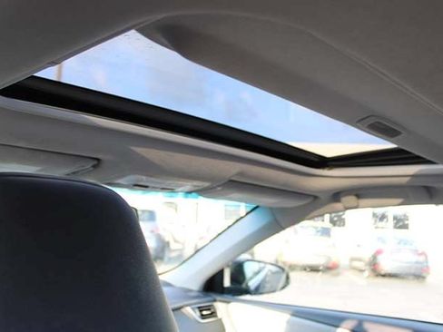 Used 2017 Toyota Camry XSE w/ Moonroof Package FWD image 8