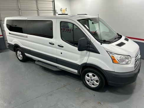 Used 2018 Ford Transit 350 XLT image 7
