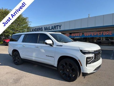 Used 2026 Chevrolet Suburban High Country AWD/4WD image 1