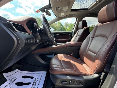 Used 2021 Buick Enclave Avenir w/ Avenir Technology Package AWD/4WD image 12