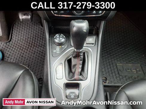Used 2019 Jeep Cherokee Trailhawk w/ Cold Weather Group AWD/4WD image 27