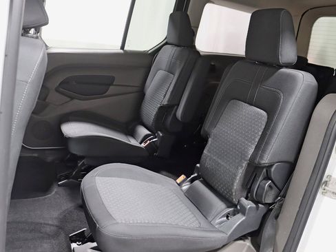 Used 2022 Ford Transit Connect XLT image 24