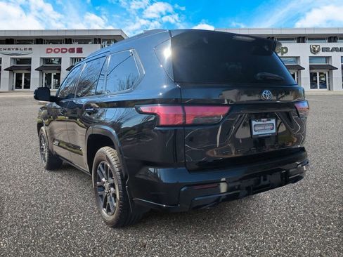 Used 2023 Toyota Sequoia Platinum image 6