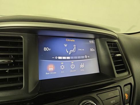 Used 2019 Nissan Pathfinder SV AWD/4WD image 20