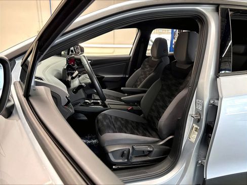 Certified 2022 Volkswagen ID.4 Pro RWD image 24
