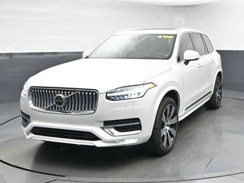 Used 2024 Volvo XC90 B6 Ultimate w/ Protection Package Premier AWD/4WD image 3