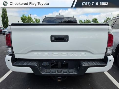Used 2020 Toyota Tacoma TRD Off-Road w/ TRD Premium Off Road Package AWD/4WD image 5