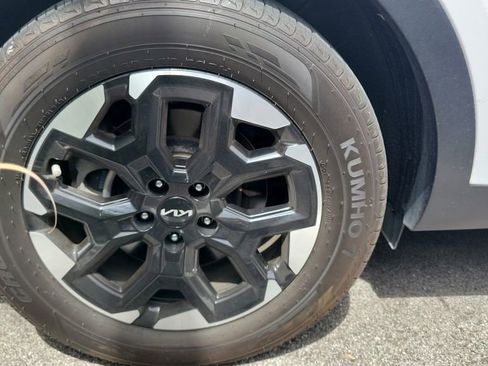 Used 2024 Kia Sorento S FWD image 10
