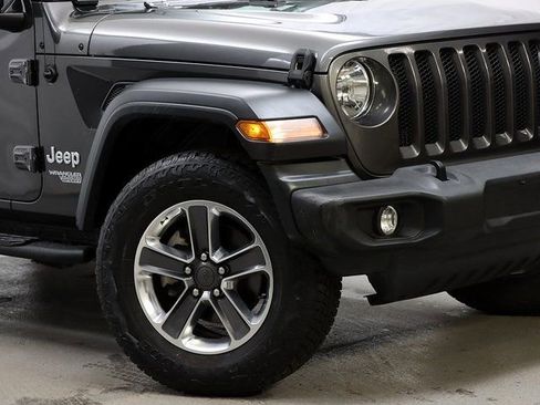 Used 2018 Jeep Wrangler Unlimited Sport image 3