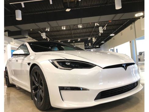 Used 2022 Tesla Model S Plaid image 7