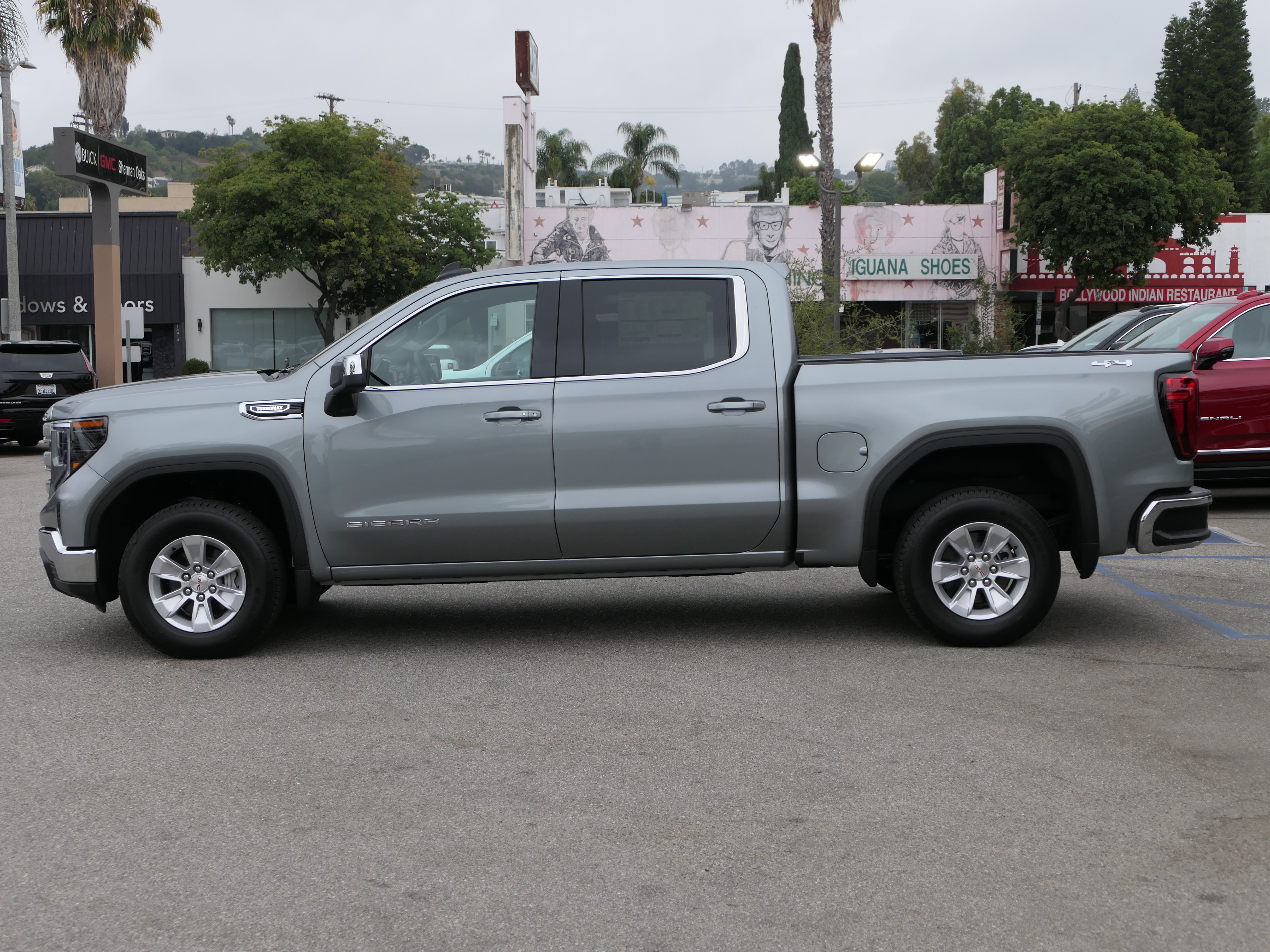 New 2026 GMC Sierra 1500 SLE w/ Preferred Package AWD/4WD image 2