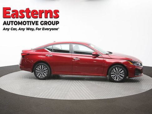 Used 2023 Nissan Altima 2.5 SV w/ SV Premium Package AWD/4WD image 47