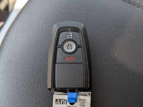 Used 2022 Ford Edge SEL AWD/4WD image 29