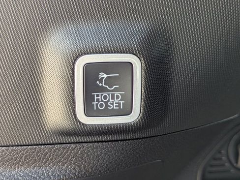 New 2025 Jeep Grand Cherokee Limited w/ Black Appearance Package image 13