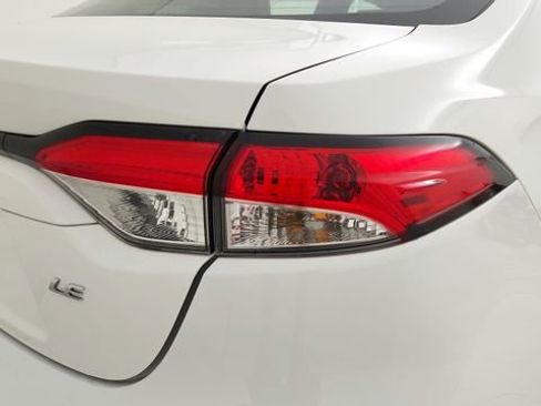 Used 2024 Toyota Corolla LE image 11