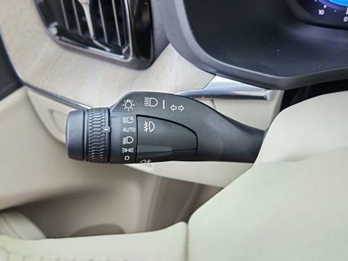 Used 2023 Volvo XC60 B5 Plus w/ Climate Package image 40