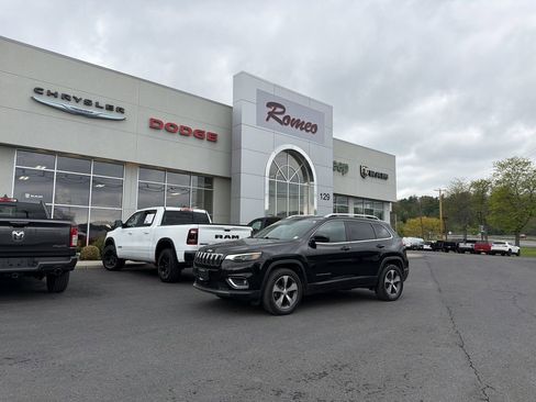 Used 2019 Jeep Cherokee Limited w/ Luxury Group AWD/4WD image 1