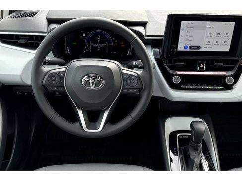 Used 2026 Toyota Corolla SE w/ SE Premium Package FWD image 16