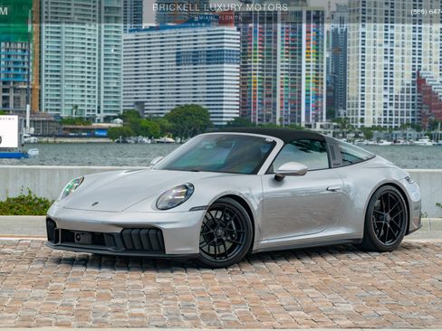 Used 2025 Porsche 911 Targa 4 GTS AWD/4WD image 9