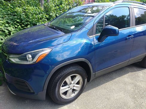 Used 2019 Chevrolet Trax LT AWD/4WD image 2