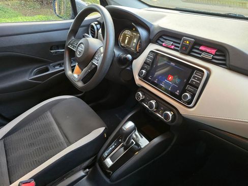 Used 2021 Nissan Versa SV image 10