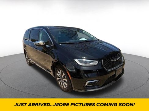 Used 2023 Chrysler Pacifica Limited FWD image 1