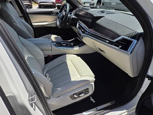 Used 2025 BMW X5 M60i AWD/4WD image 15