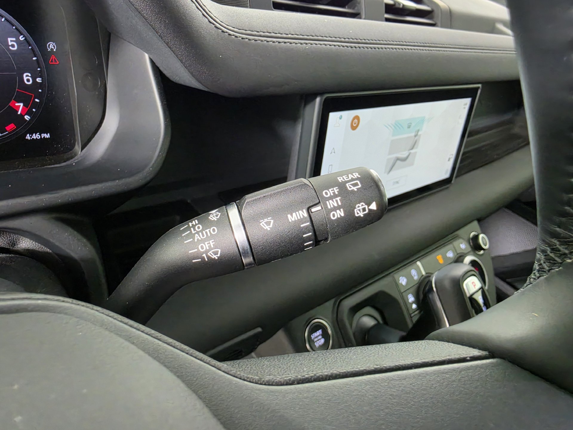 Used 2024 Land Rover Defender 110 X-Dynamic SE AWD/4WD image 11