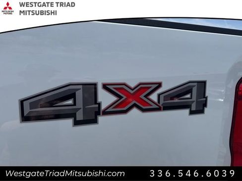 Used 2023 Ford F350 Lariat AWD/4WD image 7