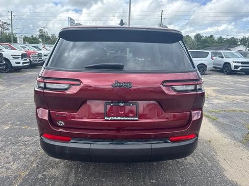 Used 2025 Jeep Grand Cherokee L Laredo AWD/4WD image 4