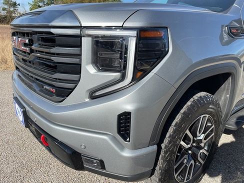 Used 2024 GMC Sierra 1500 AT4 w/ AT4 Premium Package image 9
