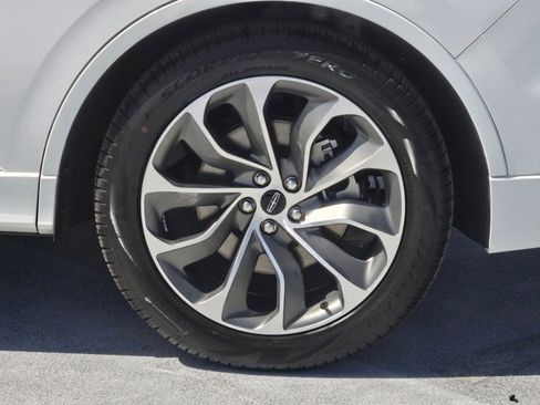 New 2026 Lincoln Aviator 2WD image 9