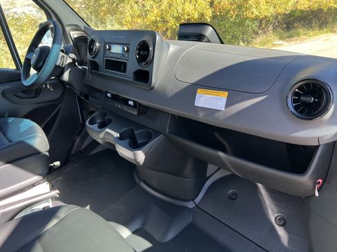 New 2025 Mercedes-Benz Sprinter 2500 image 25