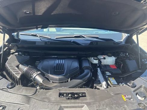 Used 2025 Chevrolet Traverse LT AWD/4WD image 40