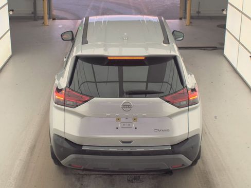 Used 2023 Nissan Rogue SV image 5