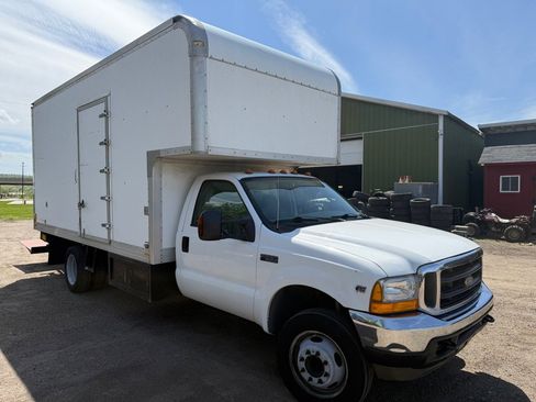 Used 2004 Ford F550 2WD Regular Cab Super Duty image 3
