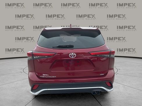 Used 2021 Toyota Highlander XSE image 4