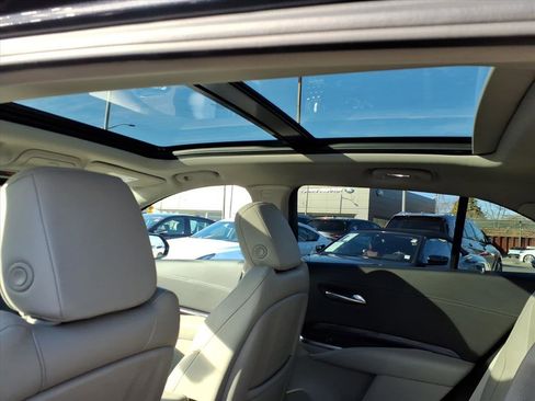 Certified 2023 Cadillac XT4 Luxury w/ Cold Weather Package image 17