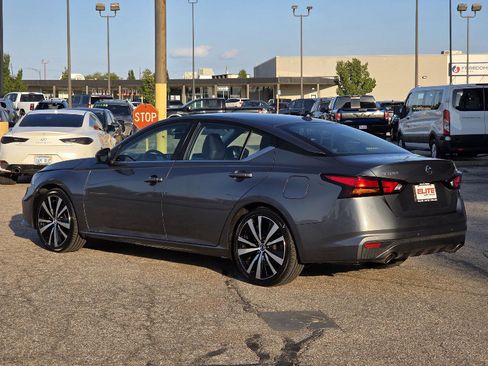 Used 2022 Nissan Altima 2.5 SR image 7