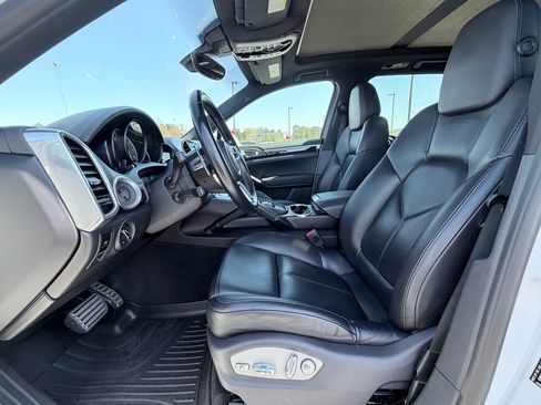 Used 2015 Porsche Cayenne S image 21