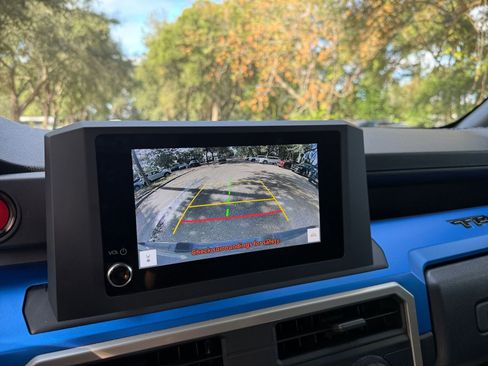 Used 2025 Toyota Tacoma TRD Off-Road image 17