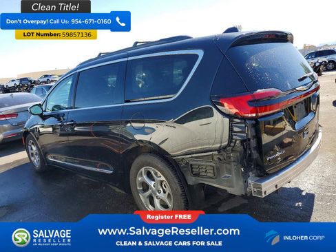 Used 2023 Chrysler Pacifica Limited FWD image 3