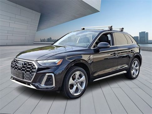 Certified 2023 Audi Q5 2.0T Premium Plus w/ Premium Plus Package image 3